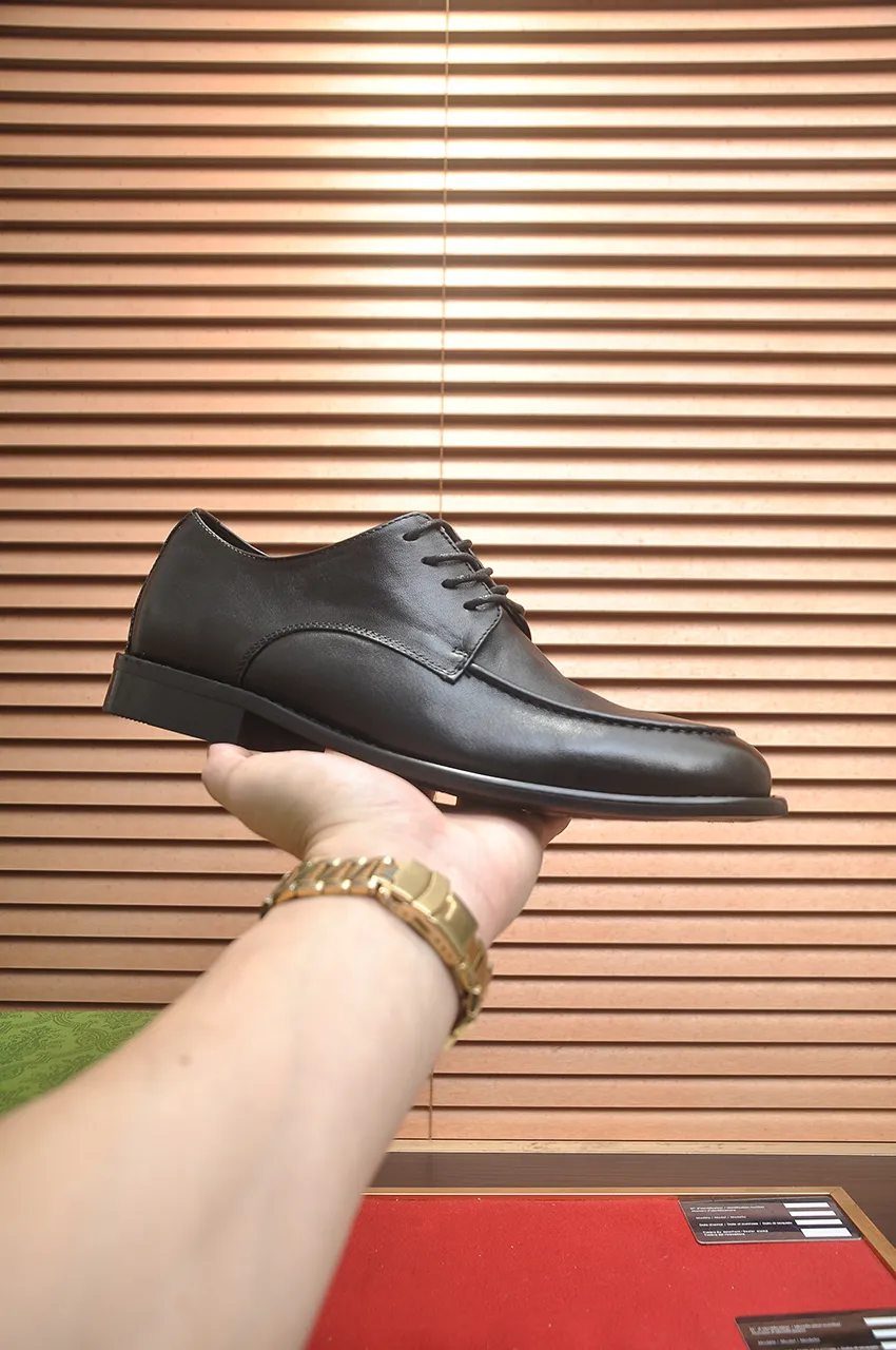 Men's shoes 💰580💶 Brand: GUCCI (Gucci) Standard code: Men's code 38/44 (45 can be customized) Grade: Same as the official website Original quality Material: Original cowhide Water-dyed cowhide lining Original rubber outsole Style category: Men's fashionable casual leather shoes Distinguished big-name luxury elements Top luxury Color: Actual picture